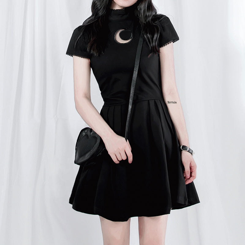 Robe Lolita douce et ajourée en maille de lune noire avec personnalité punk sombre 