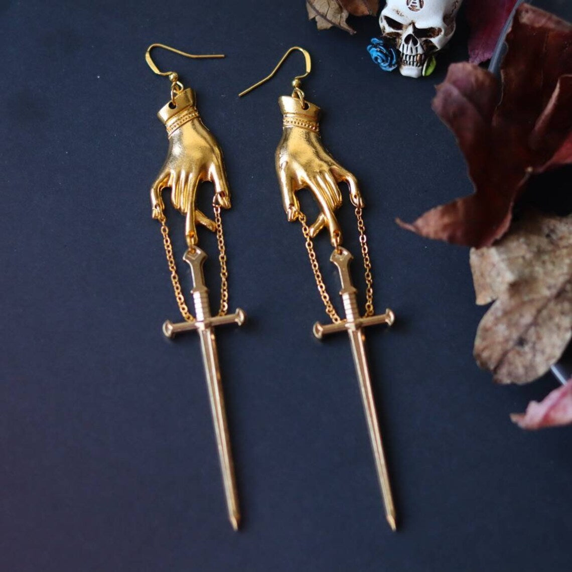 Boucles d'oreilles longues rétro faites à la main avec chaîne d'épée et pendentifs d'oreille gothiques pour épéiste